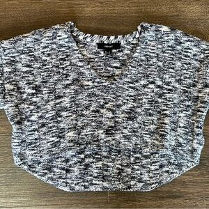 Forever 21 Grey and White Knit Top
